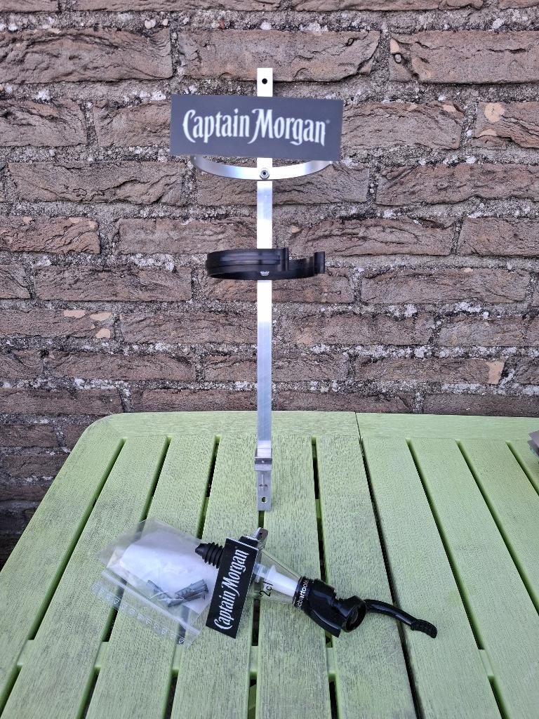 Captain Morgan rum flessenhouder / dispenser met doseur, Ophalen of Verzenden, Nieuw, Gebruiksvoorwerp