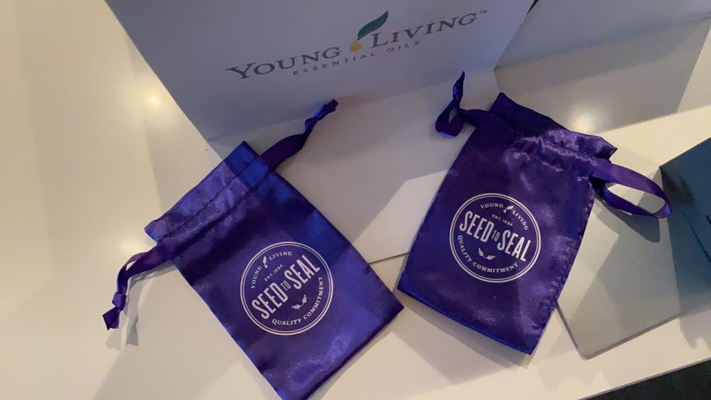 Young Living Seed to Seal zakjes, Ophalen of Verzenden, Nieuw, Paars, Dame