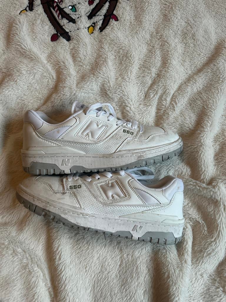 New Balance 550 - Amper Gedragen!, Ophalen of Verzenden, Zo goed als nieuw, Wit, Sneakers of Gympen