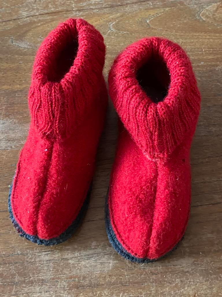 Bergstein rode wollen pantoffels, sloffen,  maat 26 zgn, Jongen of Meisje, Overige typen, Ophalen of Verzenden, Zo goed als nieuw