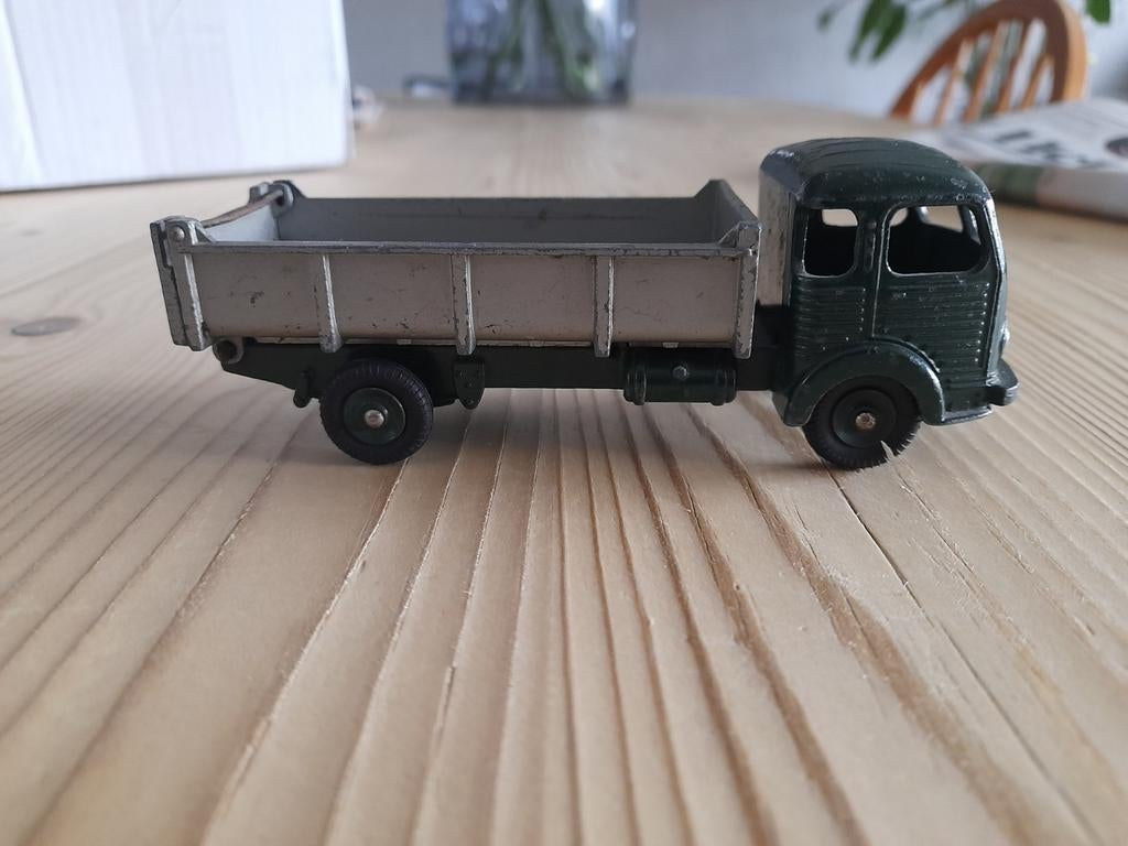 Dinky toys Simca cargo, Hobby en Vrije tijd, Modelauto's | 1:43, Ophalen of Verzenden, Gebruikt, Auto, Dinky Toys
