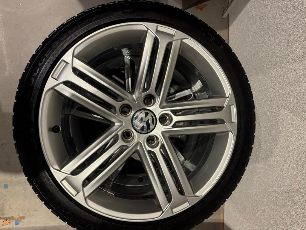 Golf R Talladega velgen 225/40 ZR18, Auto-onderdelen, Banden en Velgen, Ophalen, 18 inch, Gebruikt, Banden en Velgen