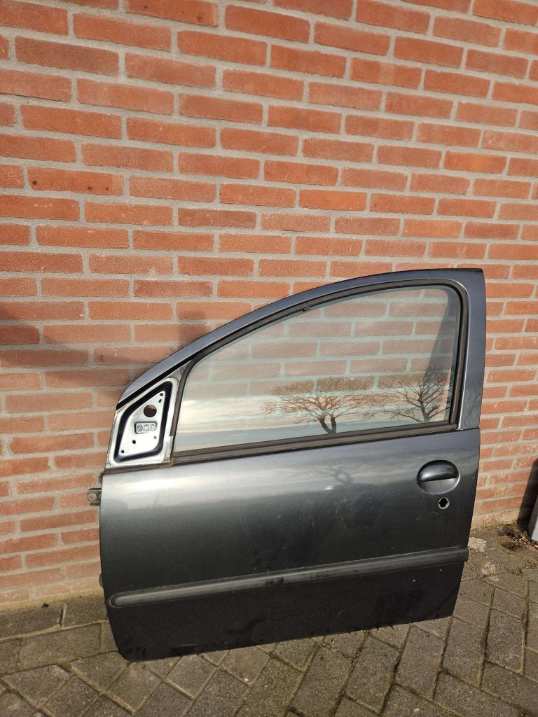 LINKER VOORDEUR PEUGEOT 107 / CITROEN C1  / TOYOTA AYGO, Niet ingevuld, Gebruikt, Citroën, Deur