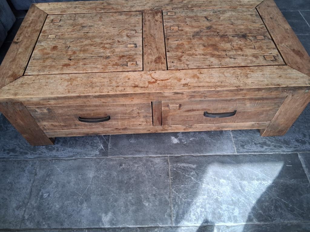 Robuuste houten salontafel met lades, Ophalen, Gebruikt, 100 tot 150 cm, Rustiek