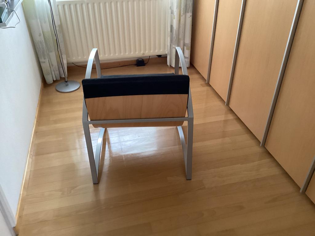 Stoel (ijzeren frame, houten achterwand), Ophalen, Zwart, Zo goed als nieuw, Stof