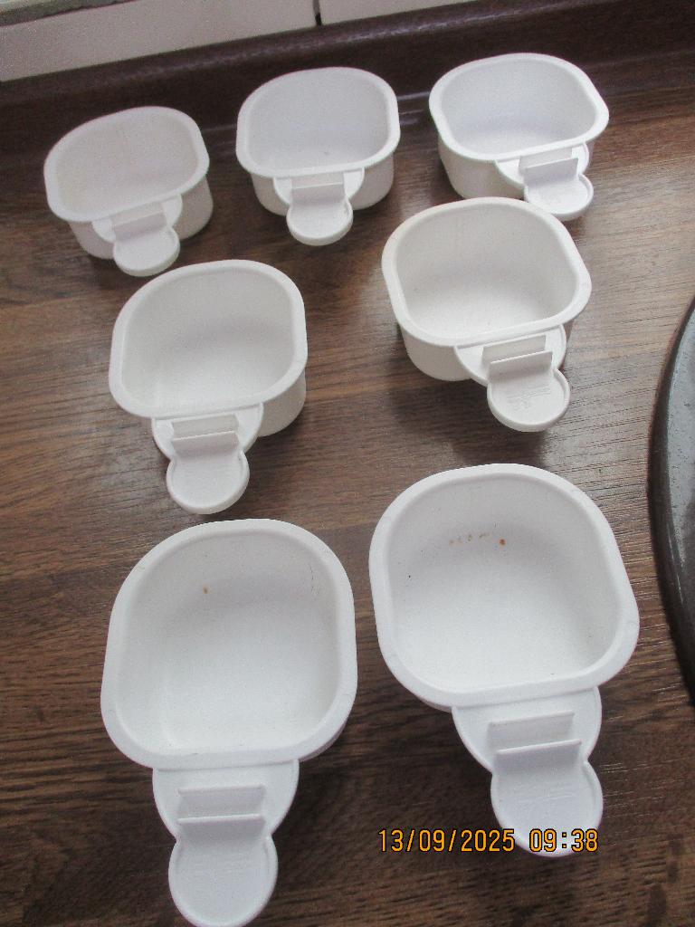 eivoerbakjes, Ophalen, Zo goed als nieuw, Eten en Drinken