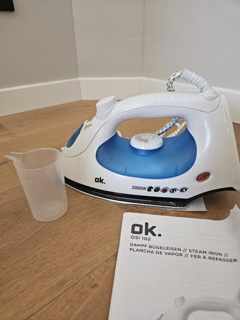 Ok stoomstrijkijzer, Witgoed en Apparatuur, Ophalen of Verzenden, Zo goed als nieuw, Strijkijzer met snoer