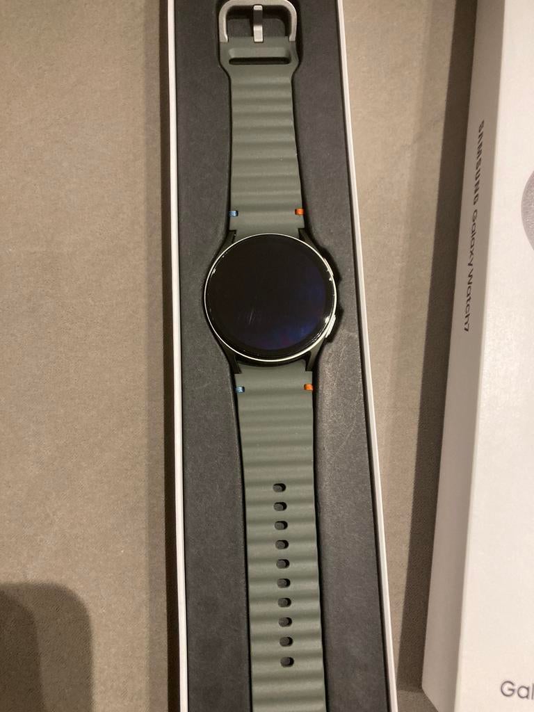 Nieuw Samsung smart watch serie 7, Ophalen of Verzenden, Zo goed als nieuw, Zwart, Android