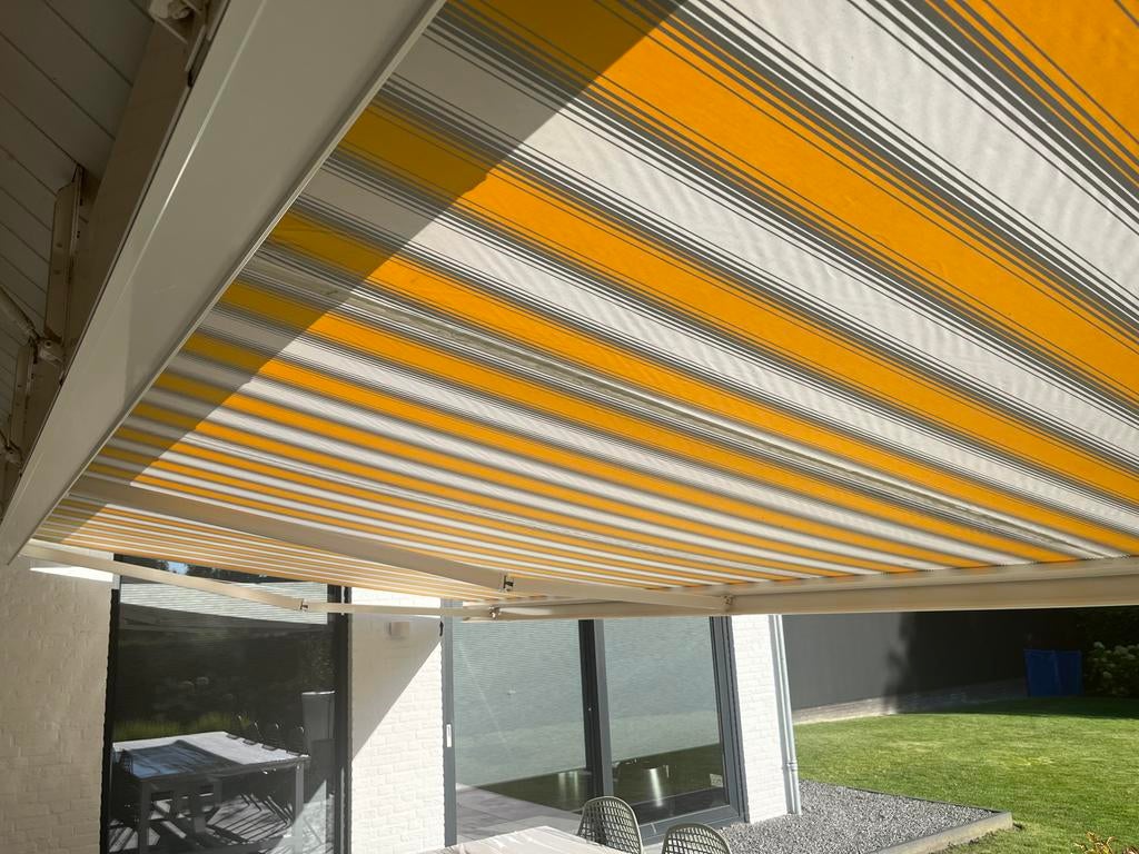 Zonnescherm zonneluifel 650x300cm elektrische bediening, Tuin en Terras, Zonneschermen, Ophalen, Gebruikt, 450 cm of meer, Elektrisch