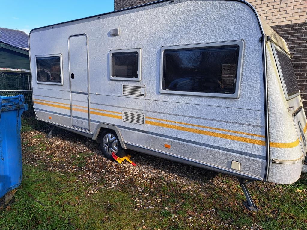 Knaus Sudwind (in zeer goede staat), Vast bed, Bedrijf, 750 - 1000 kg, 5 tot 6 meter