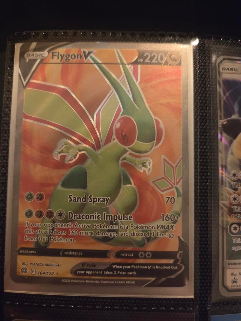 Pokémon kaart Flygon V 164/172, Hobby en Vrije tijd, Verzamelkaartspellen | Pokémon, Ophalen of Verzenden