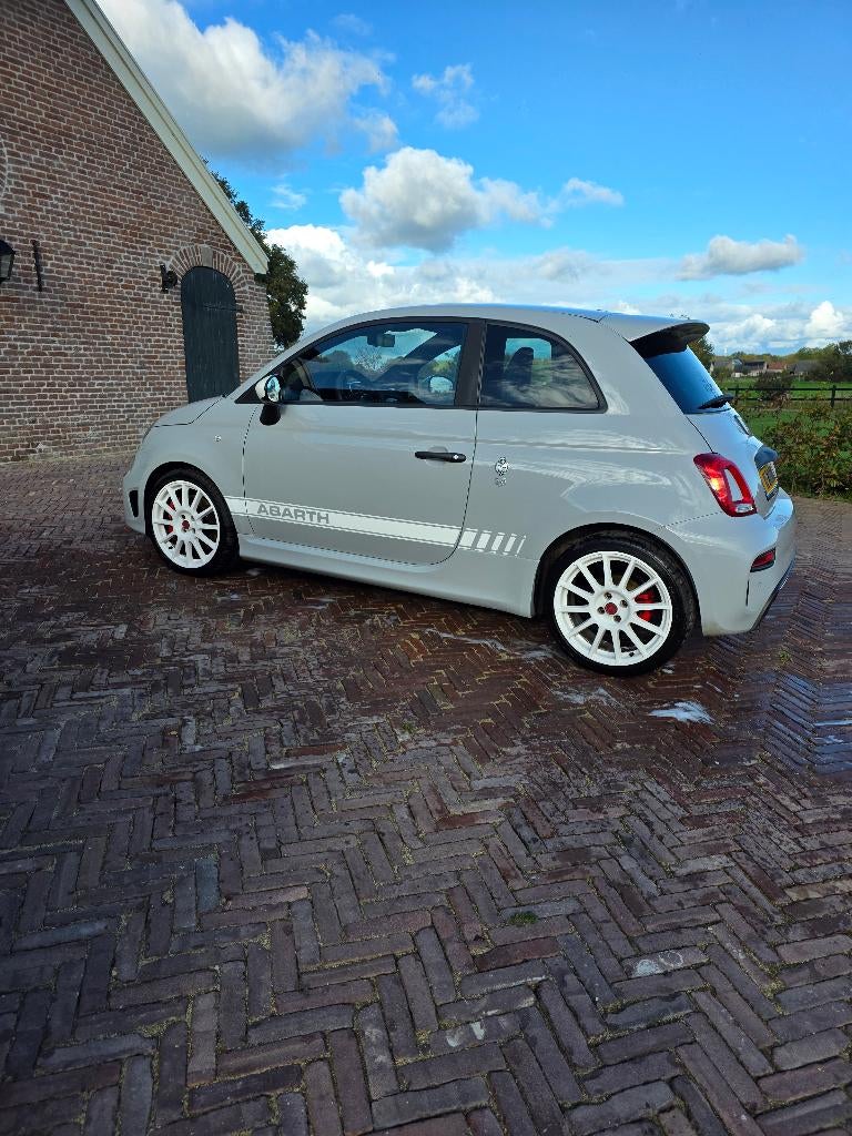 Fiat 500 1.4 Turbo T-jet 16v 180pk 2020 Grijs Abarth 595, Auto's, 40 €/maand, Zwart, 4 cilinders, 4 stoelen