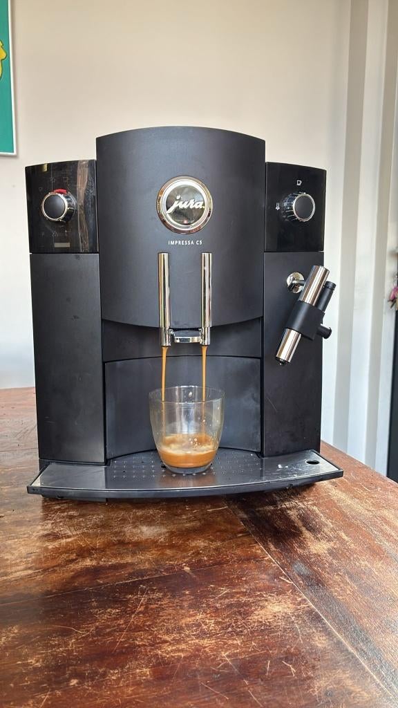 Gereviseerde Jura C5 voor lekkere koffie van verse bonen., Ophalen of Verzenden, 2 tot 4 kopjes, Afneembaar waterreservoir, Gemalen koffie