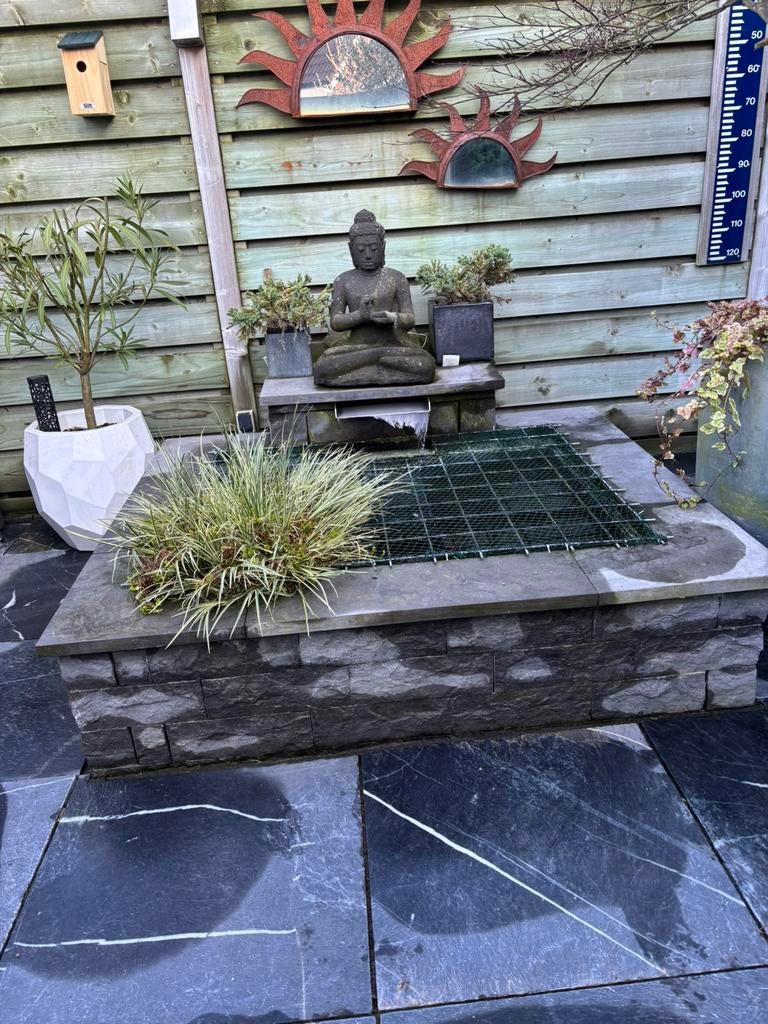 Vijverbak met pomp en boeddhabeeld enz., Ophalen, Gebruikt