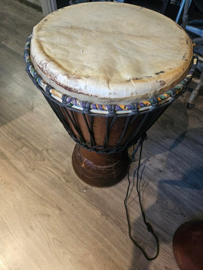 Djembé met kapot vel - voor reparatie of decoratie, Muziek en Instrumenten, Percussie, Ophalen, Gebruikt, Trommel