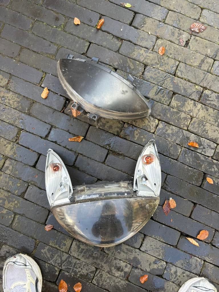 Voorlamp peugeot vivacity, Ophalen of Verzenden, Zo goed als nieuw, Kap