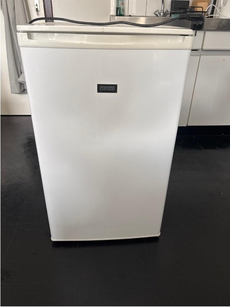 Zanussi Compacte Vriezer 63L, 4 Sterren, Minder dan 85 cm, Minder dan 60 cm, Zo goed als nieuw, Vrijstaand