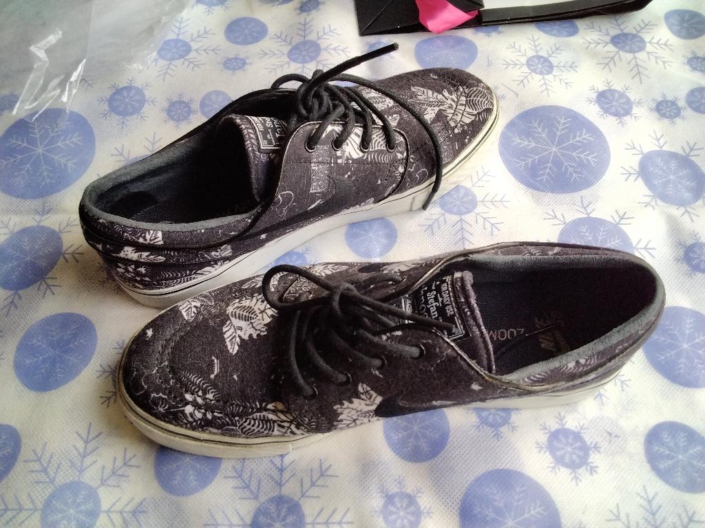 Nike SB Stefan Janoski Floral Maat 40 333824-022 Rare, Ophalen, Zwart, Sneakers of Gympen, Zo goed als nieuw