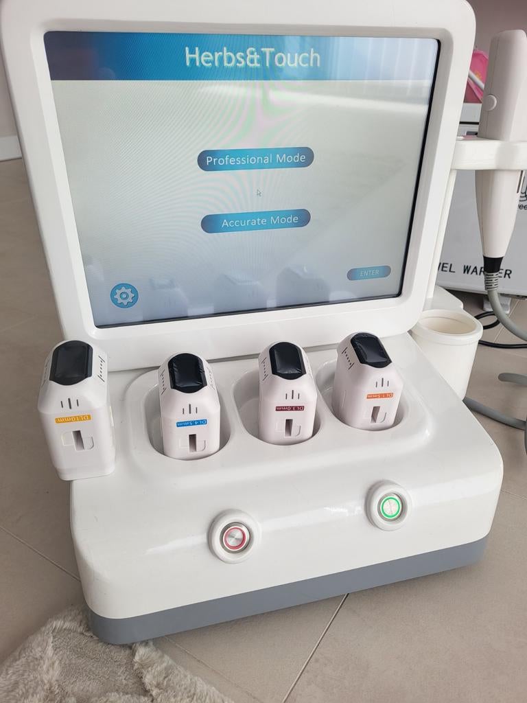 HIFU Huidverstrakking Apparaat met 4 Cartridges, Ophalen of Verzenden, Gebruikt, Gehele gezicht, Overige typen