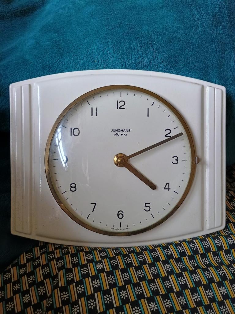 Junghans klok ( defect), Huis en Inrichting, Ophalen, Gebruikt, Wandklok