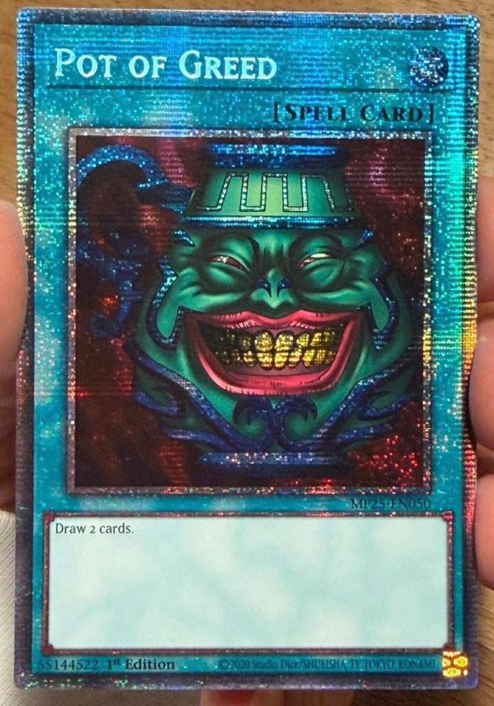 Yu-Gi-Oh! Pot of Greed MP25 1st Edition Starlight Rare !, Ophalen of Verzenden, Zo goed als nieuw, Meerdere kaarten, Foil