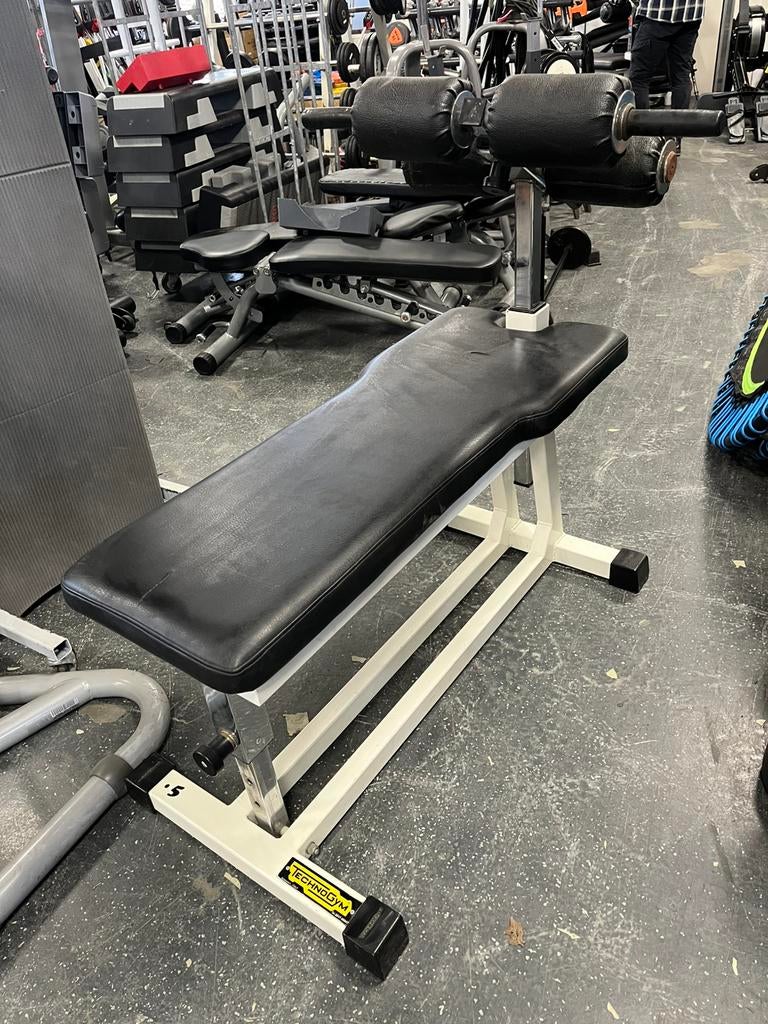 Technogym isotonic ab trainer buik vabk zwart wit, Ophalen, Buik bank, Isotonic, Buik