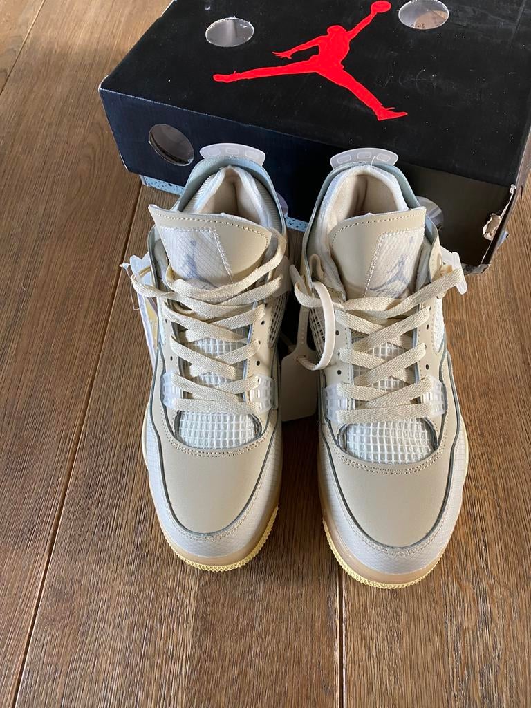 Nieuwe Nike Air Jordan 4 Retro 'Sail' - Maat 39, Kleding | Dames, Schoenen, Ophalen of Verzenden, Zo goed als nieuw, Beige, Sneakers of Gympen