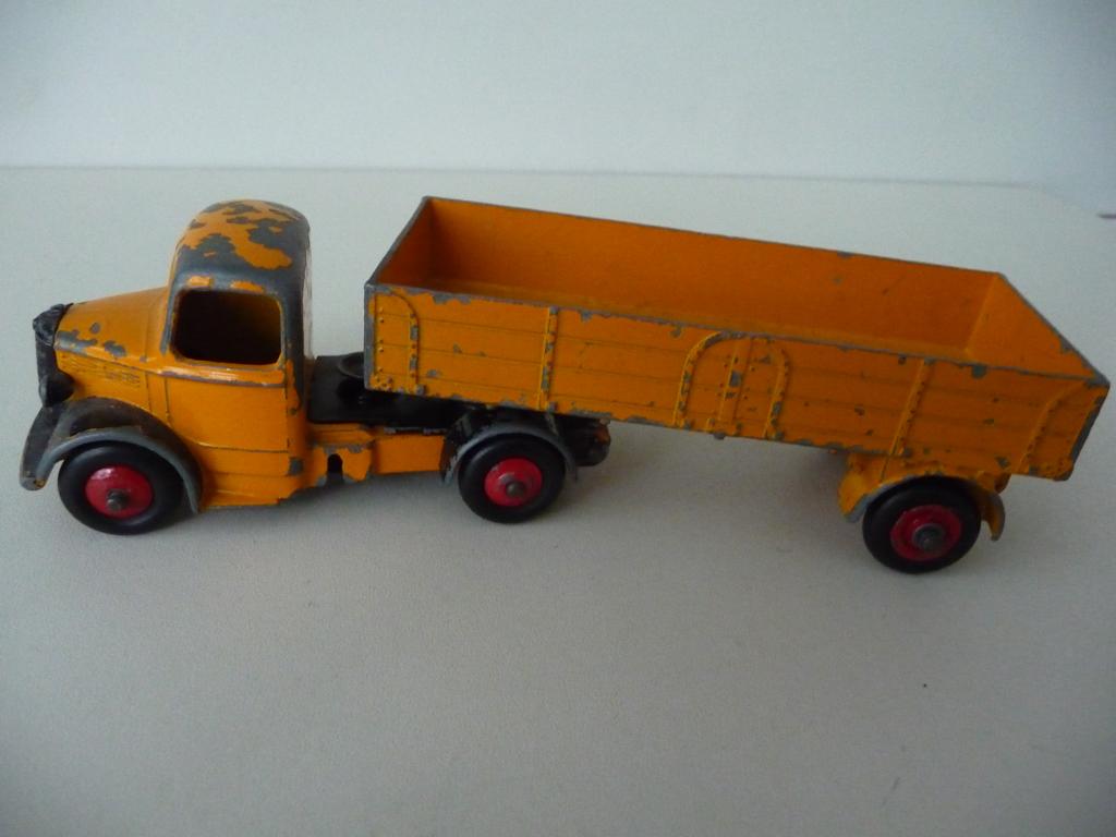 DINKY TOYS - BEDFORD ARTICULATED LORRY - nr.409, 50-er jaren, Ophalen of Verzenden, Gebruikt, Bus of Vrachtwagen