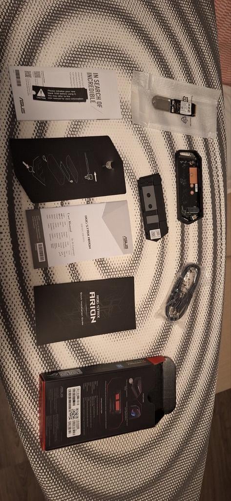 ASUS ROG Strix Arion Lite M.2 NVMe SSD Behuizing + 256GB SSD, Computers en Software, Harde schijven, Console, 512GB, SSD, Ophalen of Verzenden