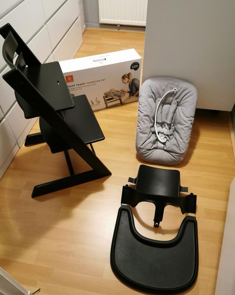 COMPLETE Stokke Tripp Trapp Kinderstoel met ZWART triptrap, Kinderen en Baby's, Ophalen, Zo goed als nieuw, Meegroeistoel, Aanschuifbaar