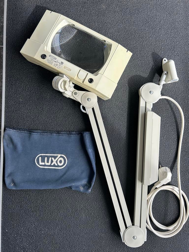 Luxo loepelamp voor pedicurepraktijk - Goede staat, Ophalen of Verzenden, Gebruikt