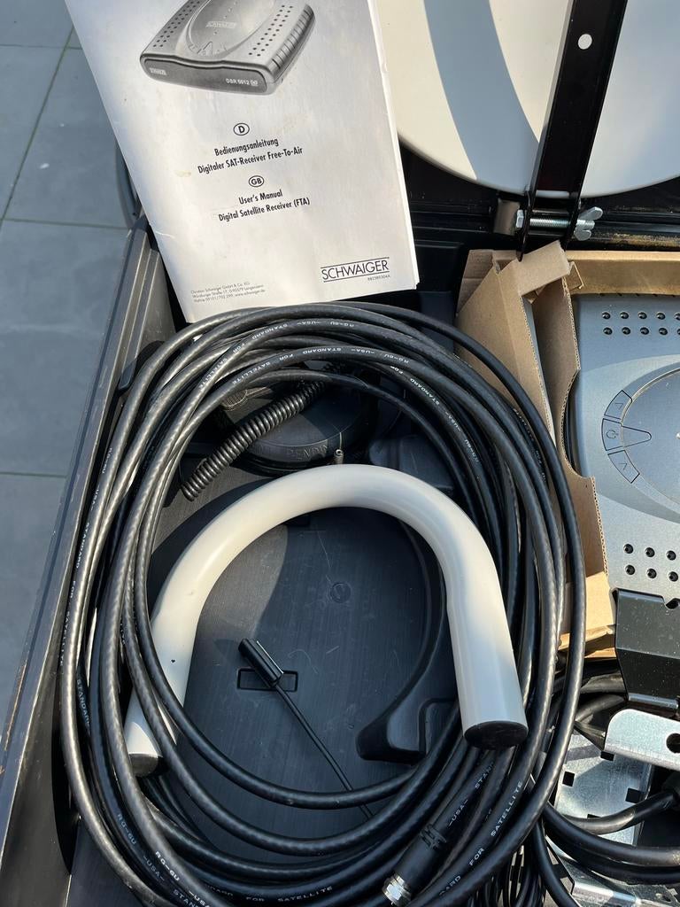 Schwaiger DSR 5012 schotelantenne set, Ophalen of Verzenden, Gebruikt, (Schotel)antenne, Overige merken