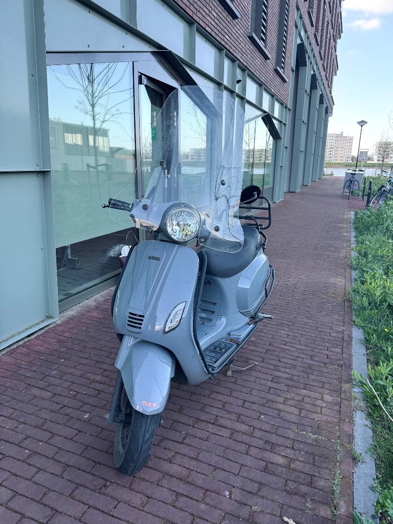 MOMO Scooter 45km met alarm, Ophalen, Gebruikt, Maximaal 45 km/u, Benzine