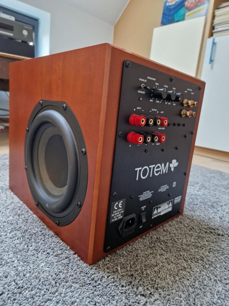 Totem Storm subwoofer, Subwoofer, Zo goed als nieuw, 120 watt of meer, Ophalen