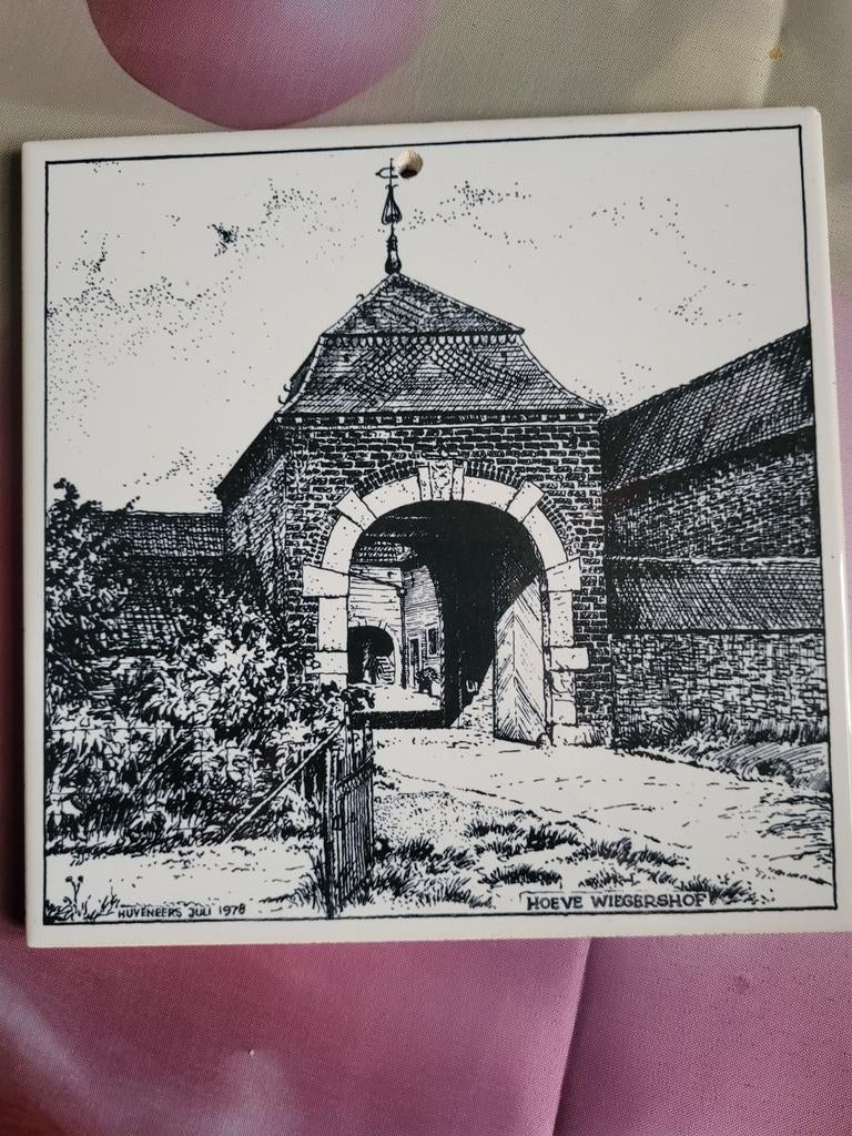 Tegeltje hoeve Wiegershof, Ophalen