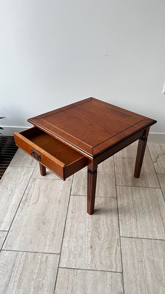 3 klassieke side tables van massief kersenhout met lade, Ophalen