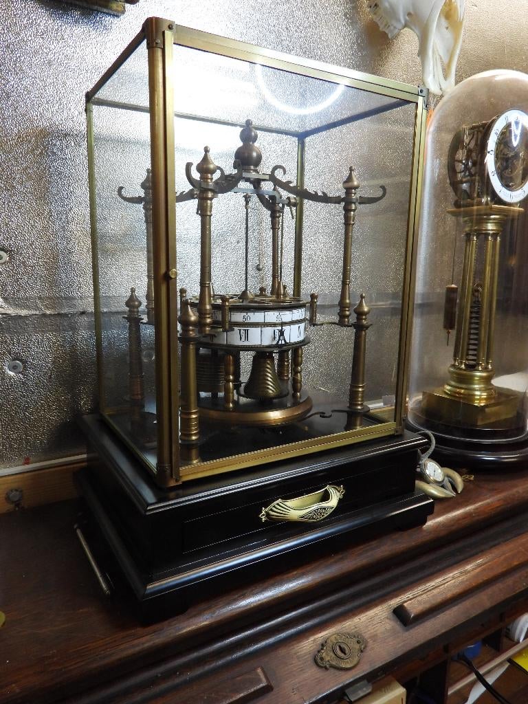 New Horolovar Flying Ball Clock, Antiek en Kunst, Antiek | Klokken, Ophalen