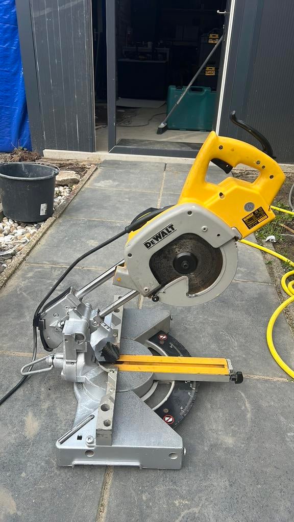 DeWALT Afkortzaagmachine dw701, Ophalen, Zo goed als nieuw, 1200 watt of meer, 70 mm of meer