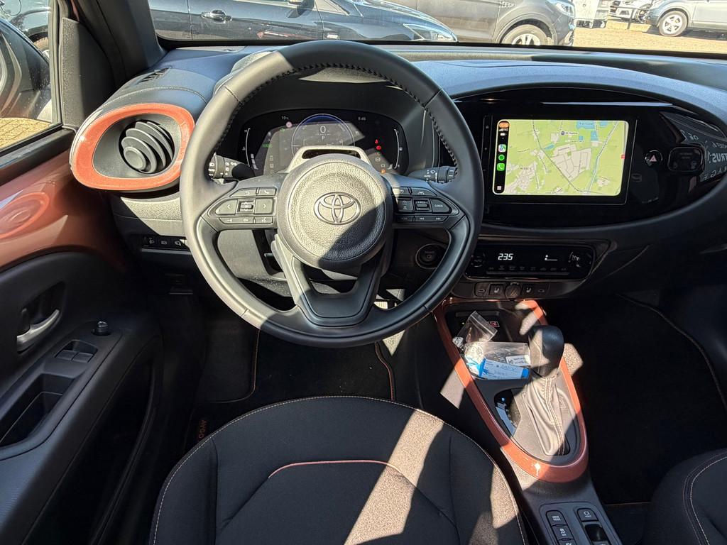 Toyota Aygo X Hybrid 115 envy 116PK Automaat,TwoTone,Safety-, Stof, Gebruikt, Overige kleuren, 4 stoelen