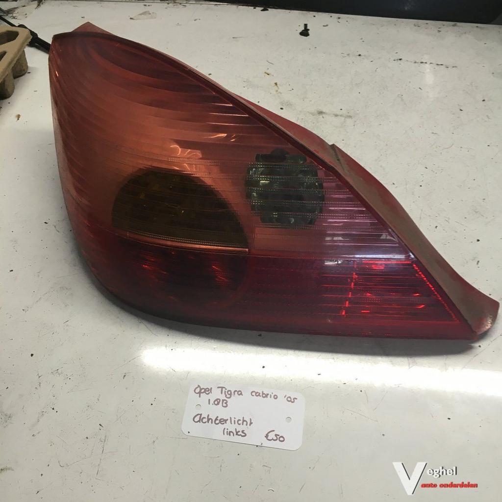 Opel Tigra Cabrio 1.8 2005 2400049 Achterlicht Links