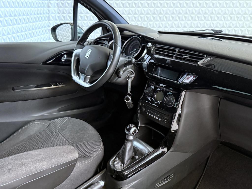 Citroen DS3 1.6 So Chic in Black CLIMA Cruise / 143.000km (2, Auto's, Citroën, Voorwielaandrijving, Euro 5, Stof, Zwart