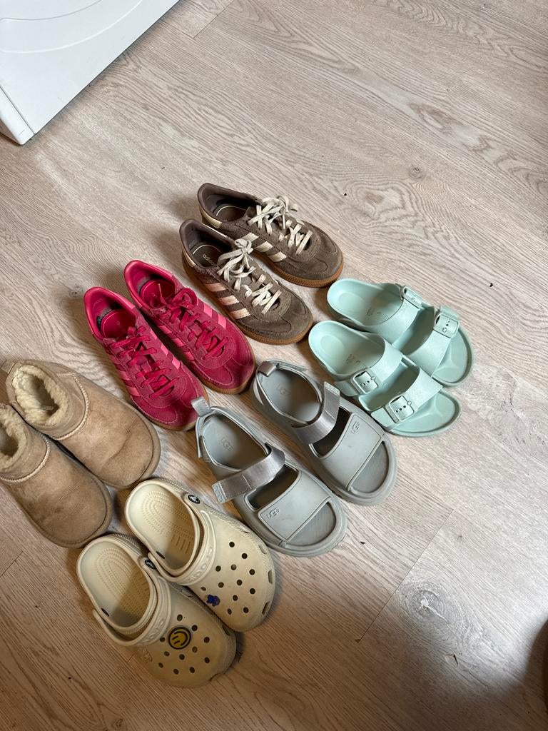 Schoenenpakket maat 32.5/33: Adidas, UGGs, Birkenstocks, Cro, Ophalen of Verzenden, Gebruikt, Jongen of Meisje, Schoenen