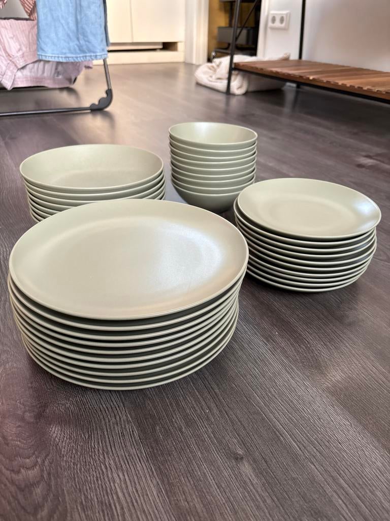 Ikea Färgklar Groen Servies Set - 36 Delen, Keramiek, Ophalen of Verzenden, Zo goed als nieuw, Effen