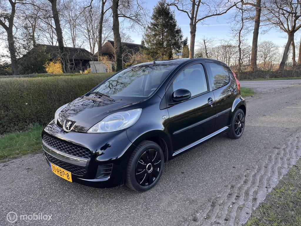 Peugeot 107 1.0-12V XS | AUTOMAAT | 1E EIG | 70DKM! | AIRCO, Euro 5, Gebruikt, 4 stoelen, Origineel Nederlands