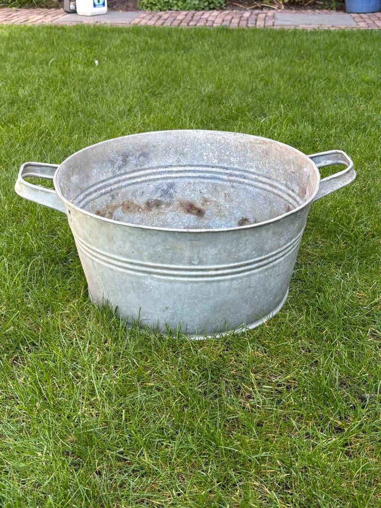 Zinken bak, Ophalen, Gebruikt, Rond, Metaal