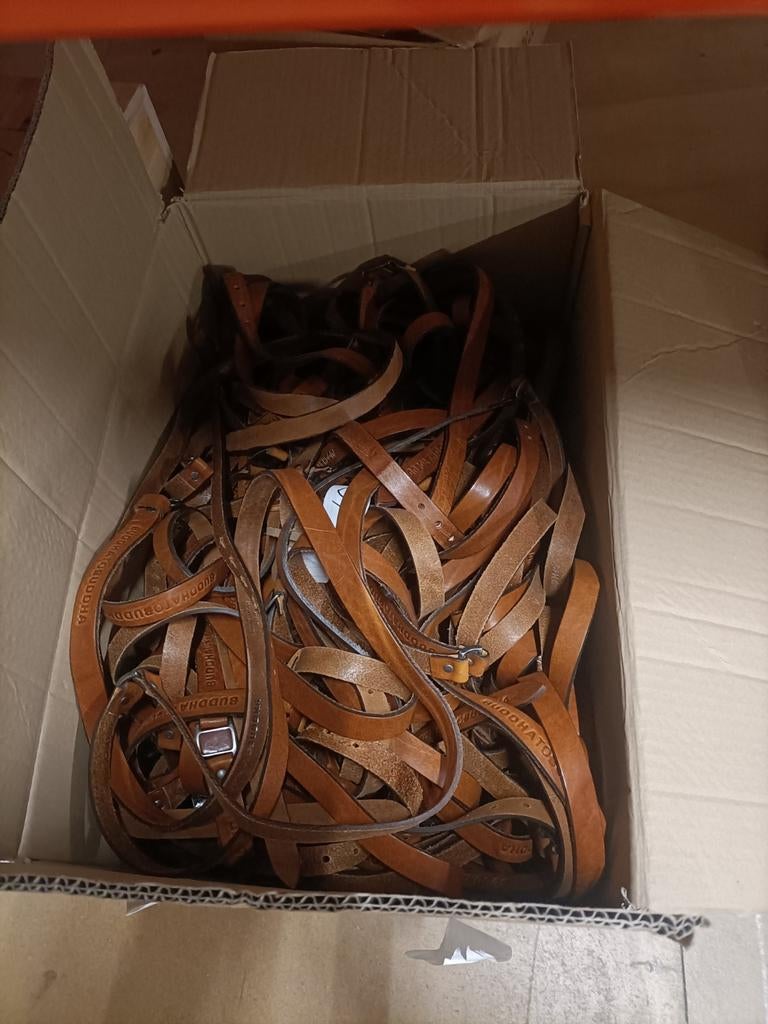 5 dozen lederen riemen alles door elkaar . Bruin groot klein, Ophalen, Nieuw