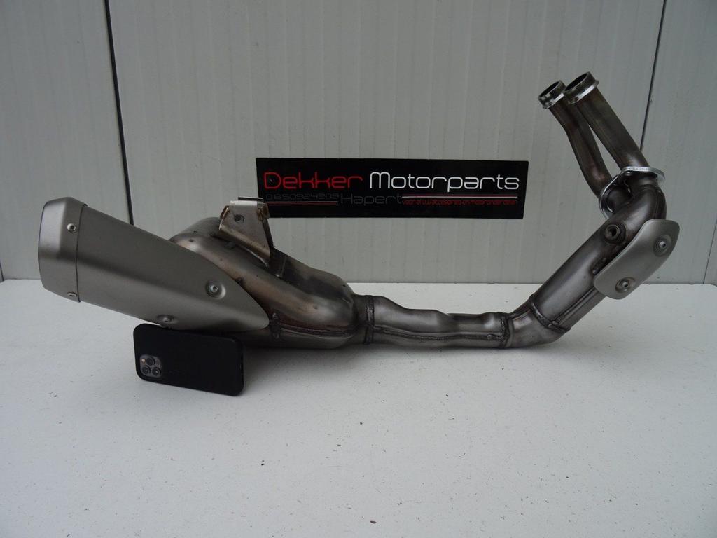Origineel Uitlaat Systeem Yamaha YZF 690 R7 2021-2022-2023, Gebruikt, -, -, Ophalen of Verzenden