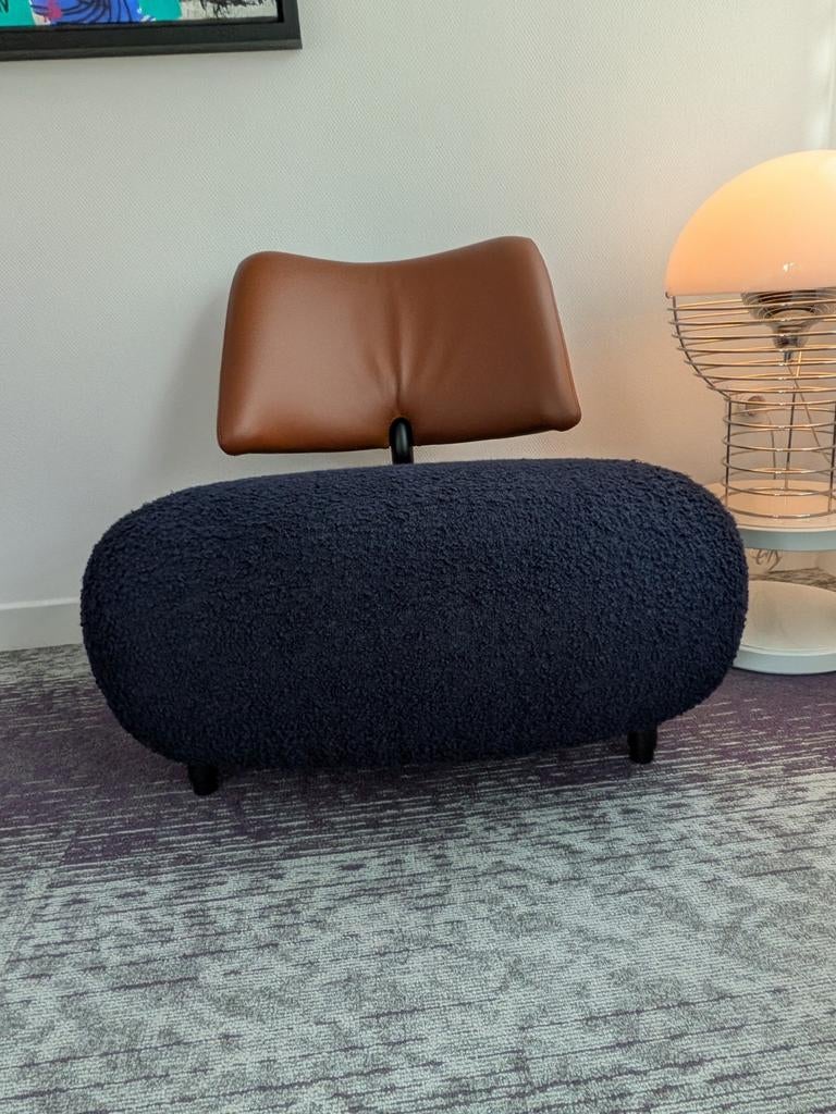 Leolux Pallone fauteuil showroommodel  met bijhorende poef, Huis en Inrichting, Fauteuils, Ophalen, 75 tot 100 cm, Zo goed als nieuw