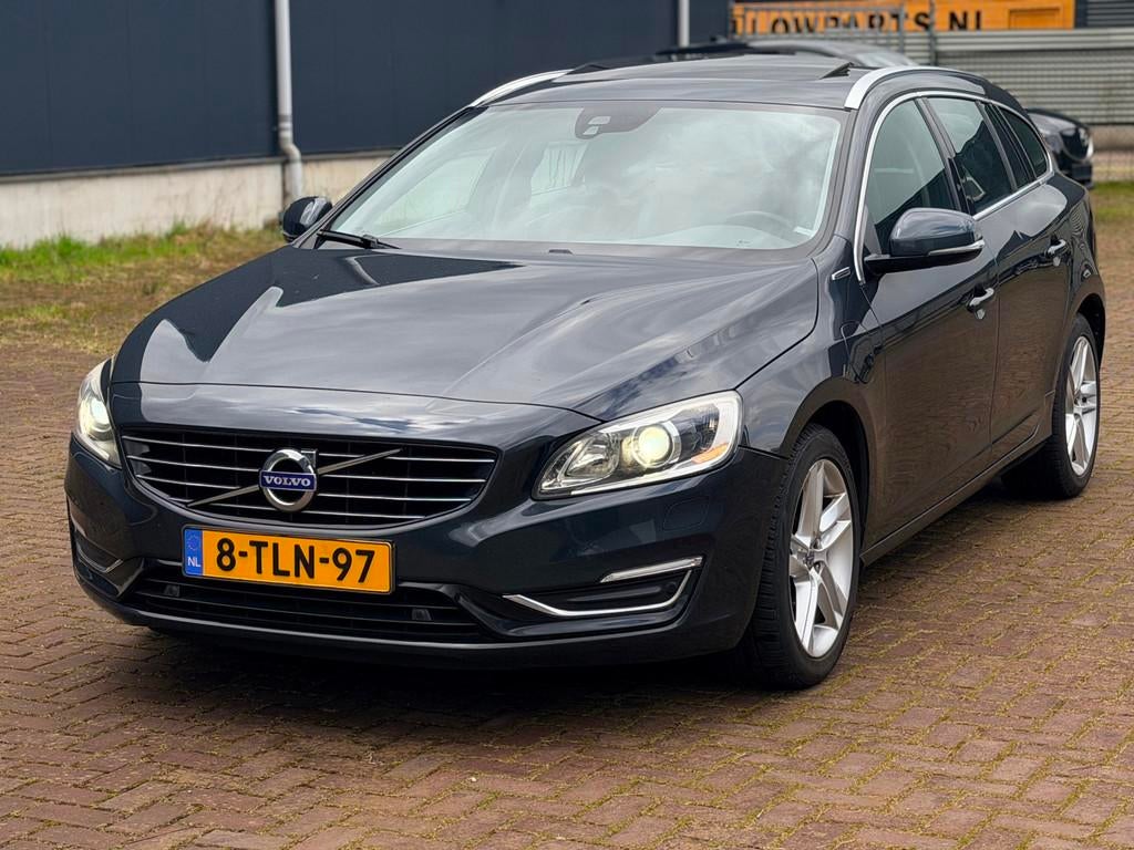 Volvo V60 2.4 D6 AWD Plug-In Hybrid Summum schuifdak, Auto's, Automaat, 11 kWh, Te koop, Startonderbreker