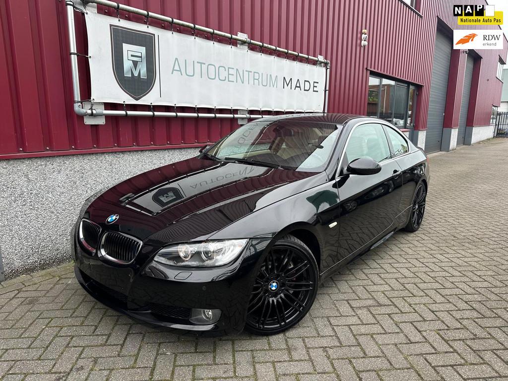 BMW 3-serie Coupé 335i High Executive // Automaat // Navi /, Automaat, Achterwielaandrijving, Beige, Zwart